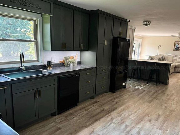 4th image of 192 Broadway Rd