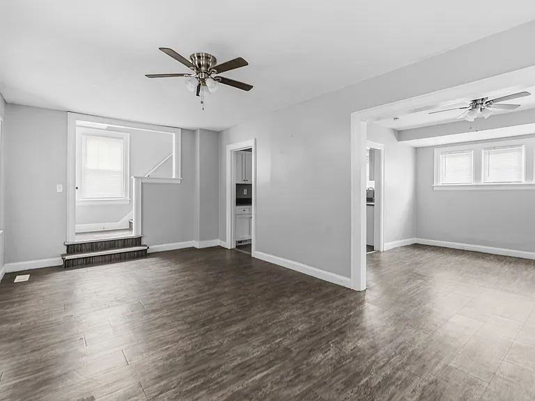 936 Whitby Rd — Photo 5