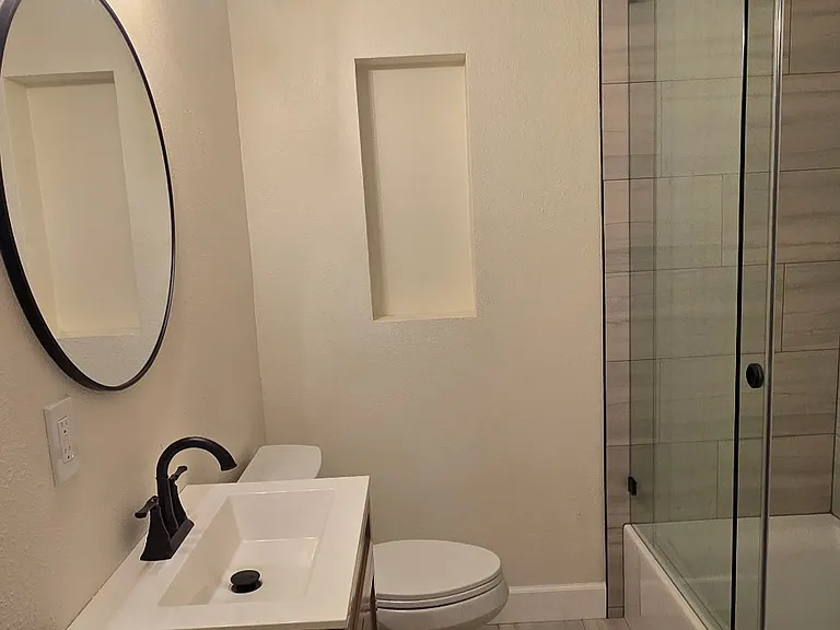 Main bathroom.