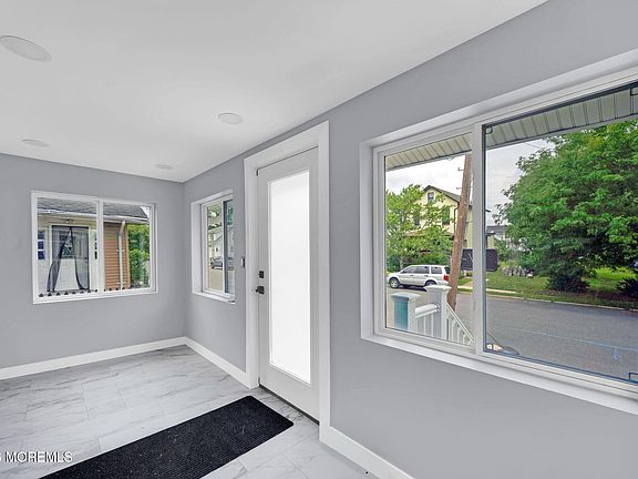 4th image of 1306 11th Avenue