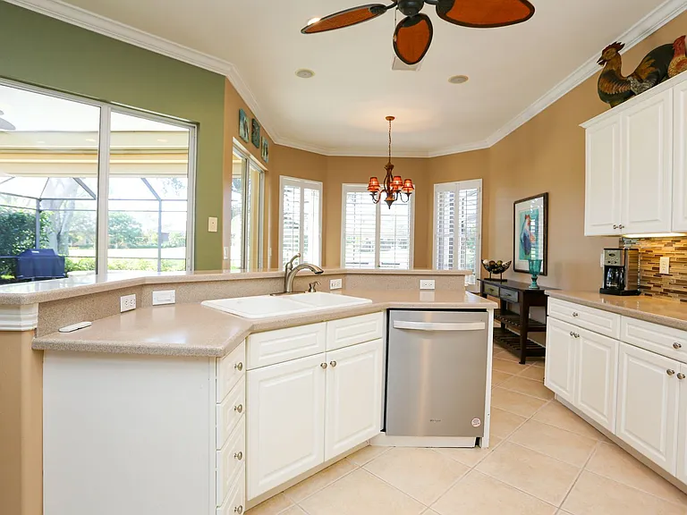 6769 Bent Grass Dr — Photo 4