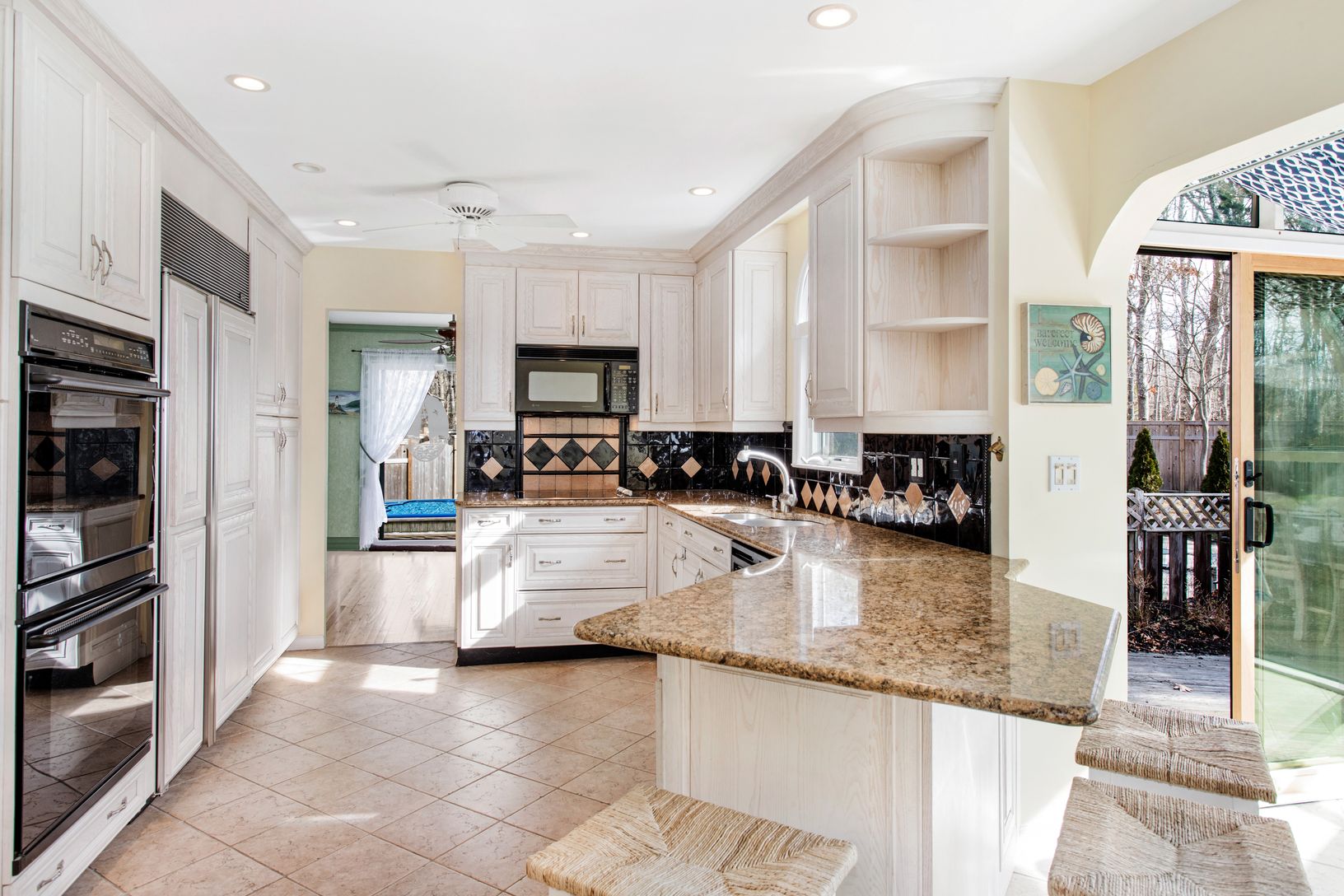  Spacious Chefs Kitchen