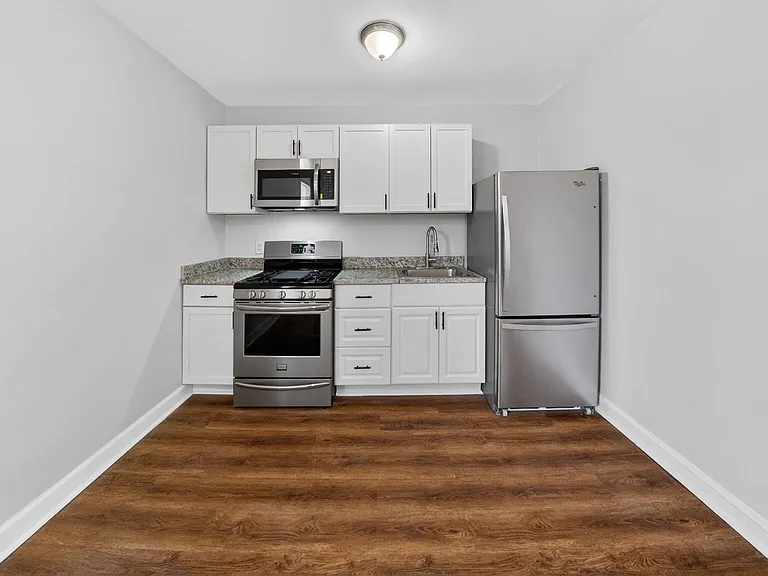 4701 Ravenswood Rd #24 — Photo 8