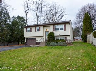 1010 Pleasantview Ave, Glenville, NY 12302