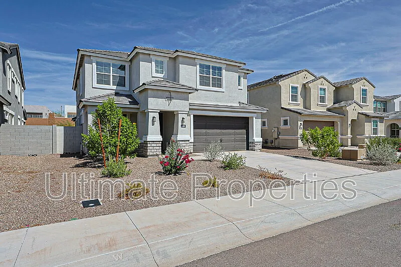 4 bed, 3.0 bath, 3007 sqft, $3,980 — Photo 2