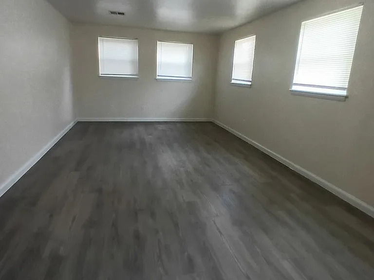 1405 Sandra Dr — Photo 17