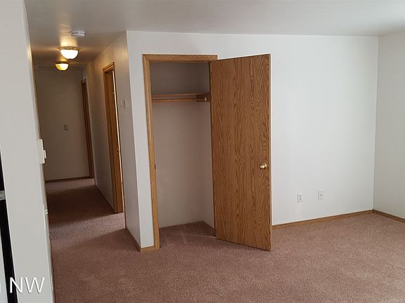 3rd image of 153 Pacific Ct