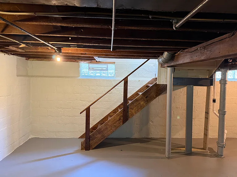 Basement Stairs
Newly Replaced 6/2026