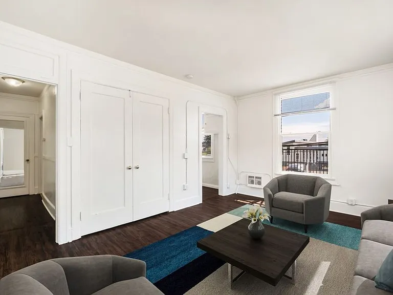 South Court Apartments — Photo 7