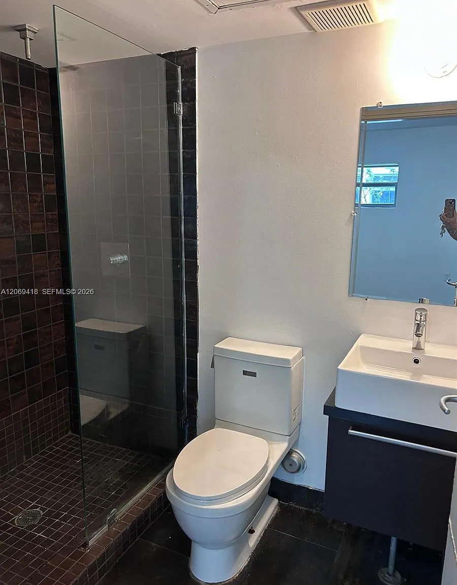Etruria Condo — Photo 2