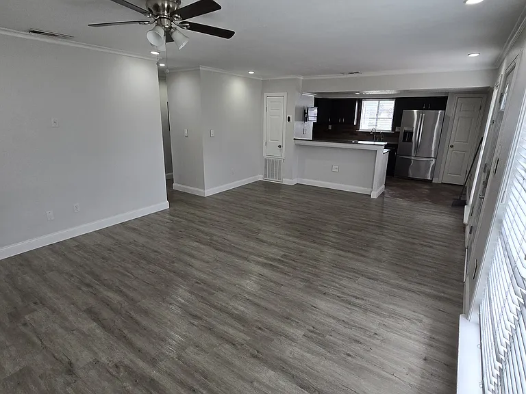 4382 Shadow Crest Pl — Photo 3