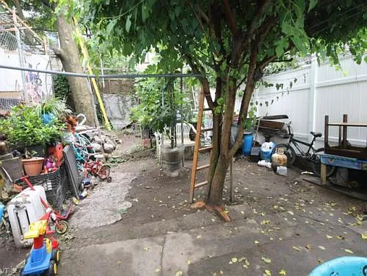 Sold by Fillmore | media 8