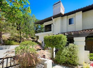 17220 Palisades Cir, Pacific Palisades, CA 90272