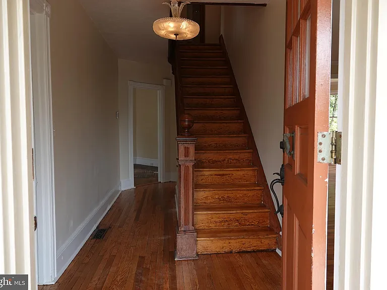 36 Hart Ave — Photo 21