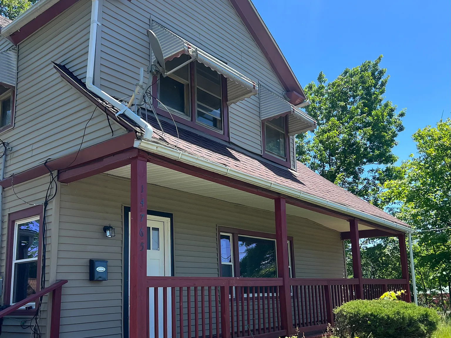 3 bed, 1.5 bath, 1370 sqft, $1,600 — Photo 2