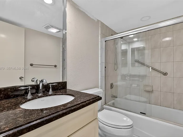 4015 W Palm Aire Dr #502 — Photo 20