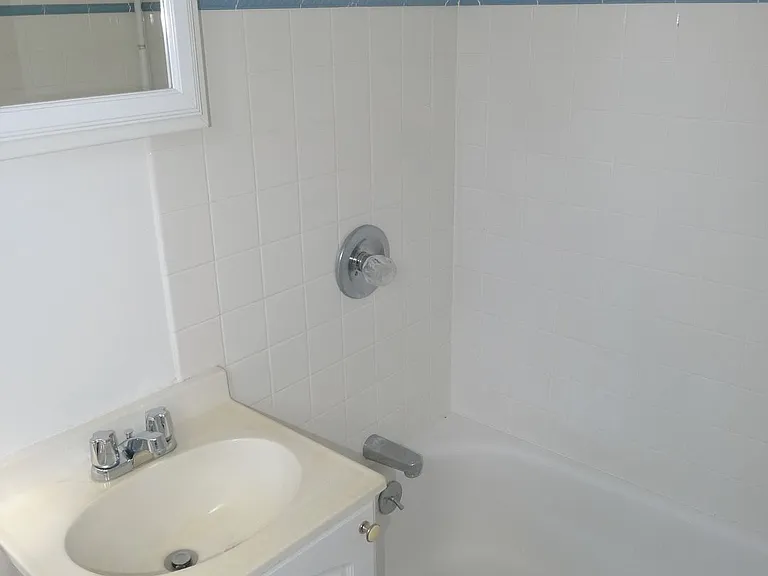 5601 Shattuck Ave — Photo 8