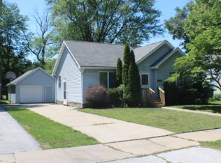 8330 Walnut Dr, Munster, IN