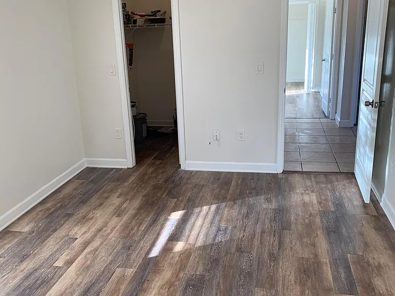 1606 Avenue D — Photo 10