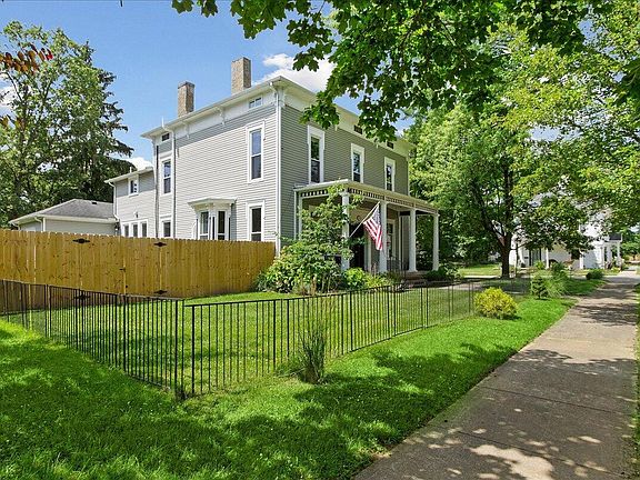 5th image of 235 W Reynolds St