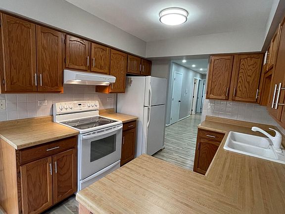 4th image of 174 Grove Ave