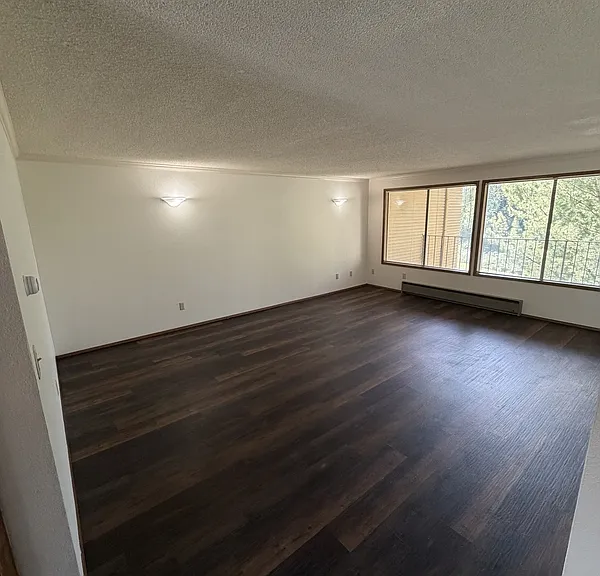 305 La Villa Dr — Photo 9