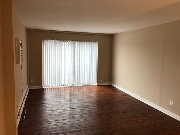 3rd image of 6018 8th Ave #33