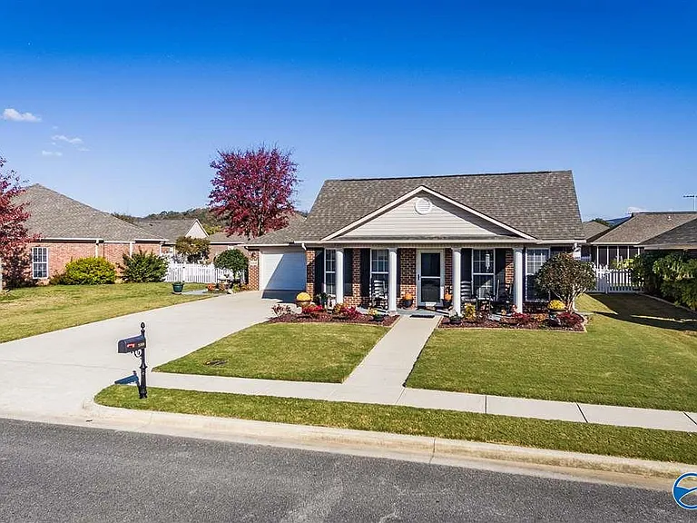 5308 Frankford Dr SE — Photo 1