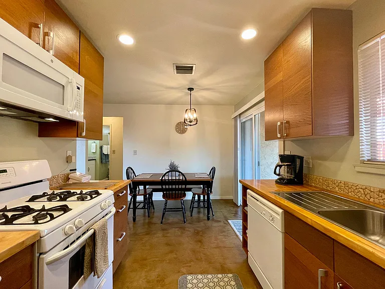 72000 Cactus Dr #FURNISHED UTILITIES — Photo 10