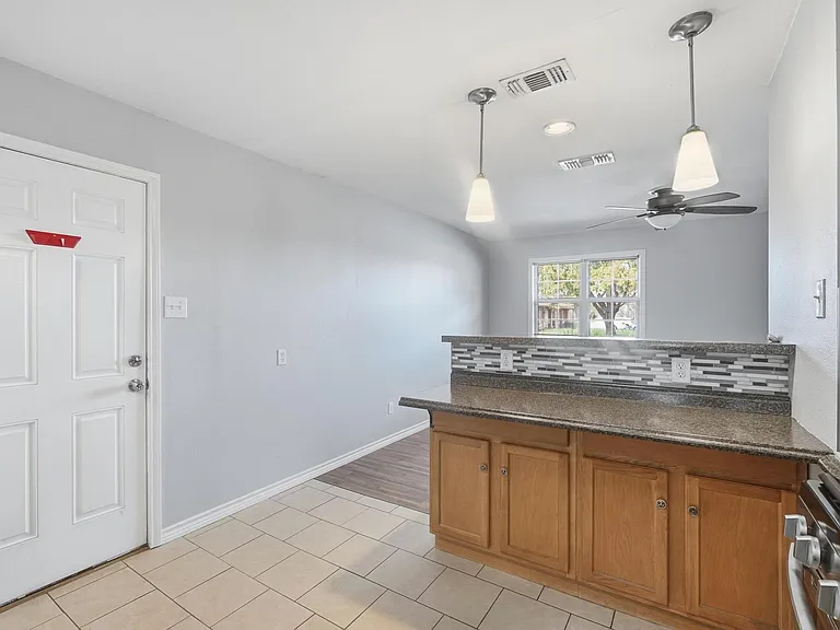 1741 Pasadena Dr — Photo 10