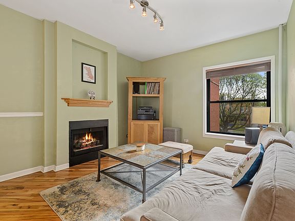 3rd image of 4412 N Paulina St #2