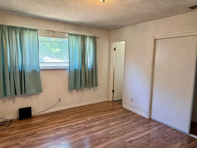 1880 Barnett Way — Photo 13