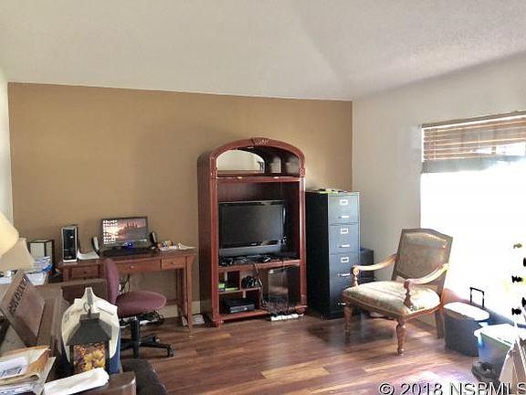 2nd image of 2820 Travelers Palm Dr