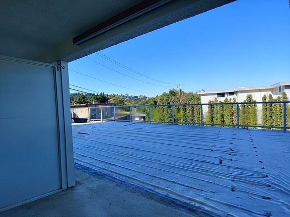 4th image of 230 3rd Ave S APT B