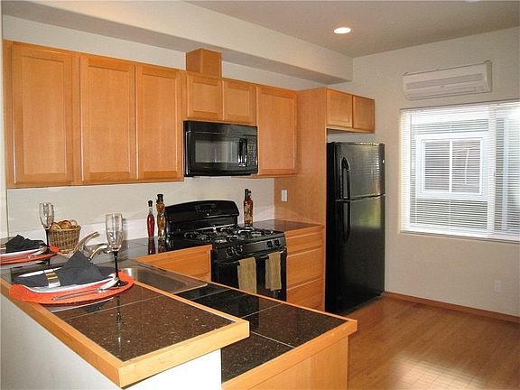 5th image of 8063 165th Ln NE
