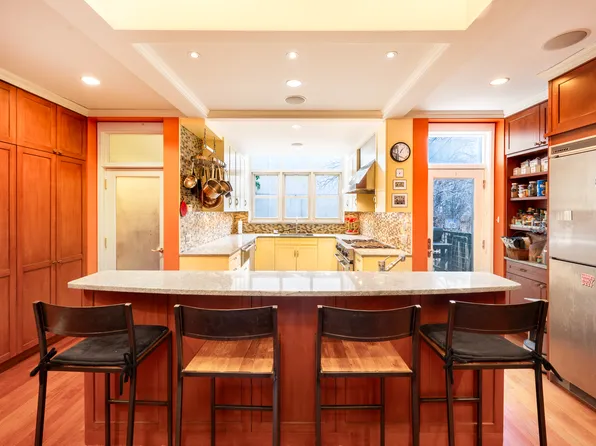 162 Hoyt Street image 1 of 20