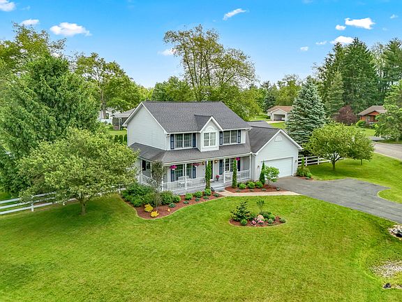 3rd image of 3327 N Manorway Dr