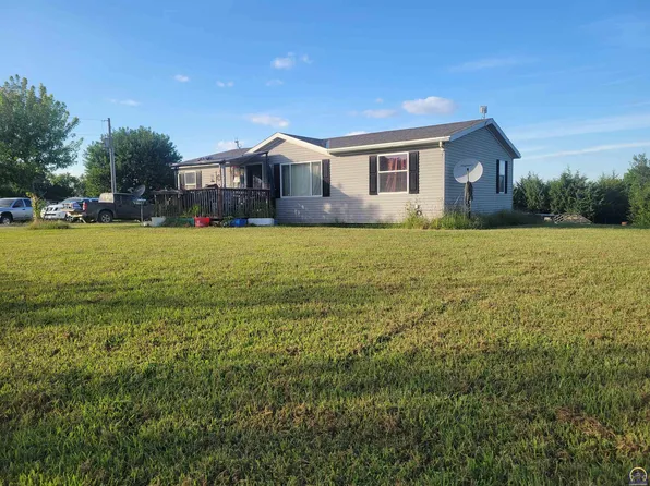 12078 122nd St, Oskaloosa, KS 66066