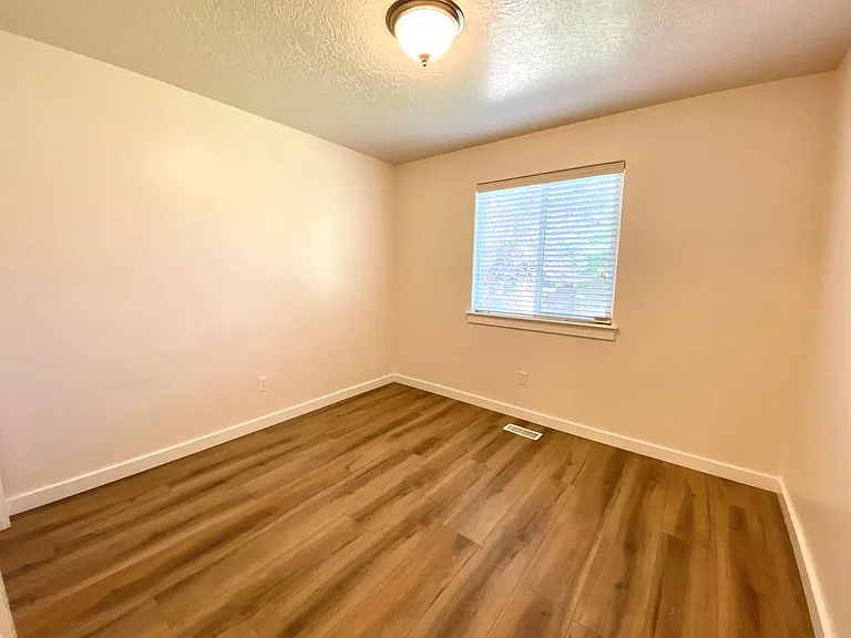 1014 N Manship Ave — Photo 34