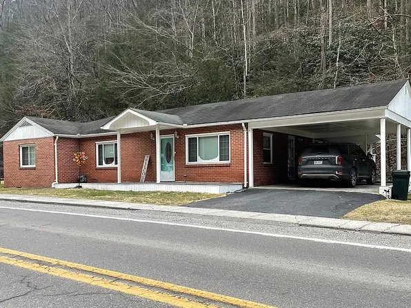 1062 Stewart St, Welch, WV 24801