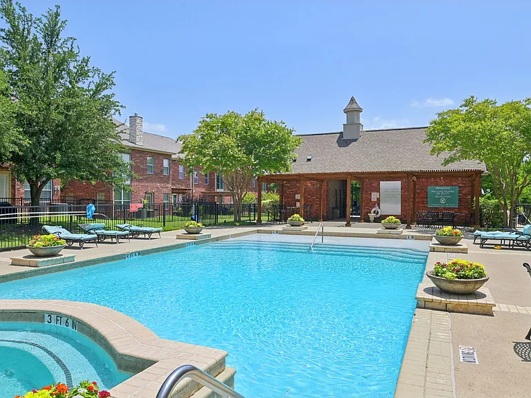 Oaks Estates of Coppell — Photo 35