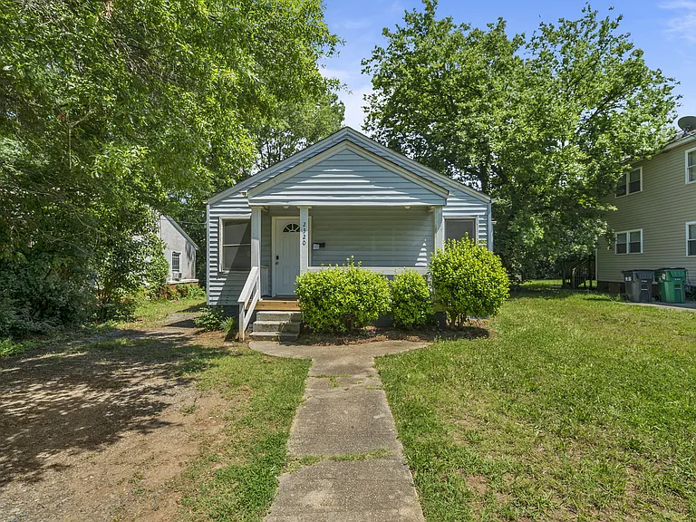 2320 Olando St #1 — Photo 2