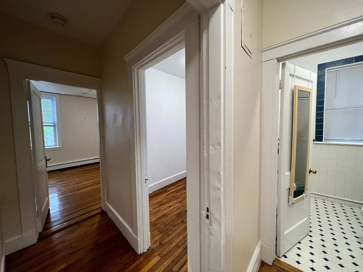 Photo 2 of 9 - 206 Massachusetts Ave #8 - Arlington, MA Building Photo - 206 Massachusetts Ave #8