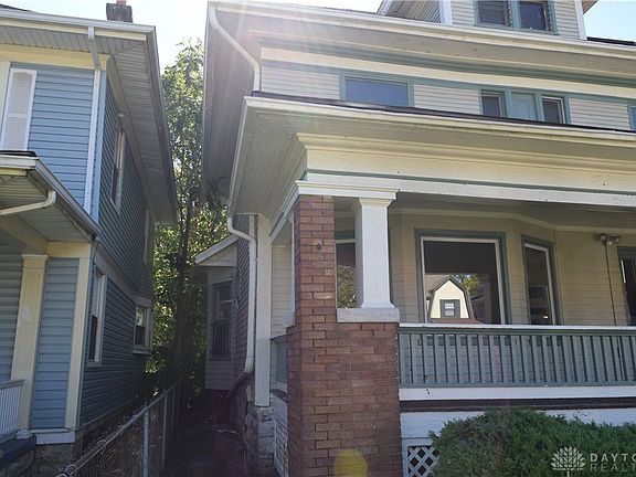2nd image of 954 Manhattan Ave