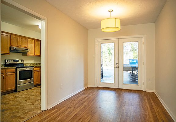 4th image of 40 Gertrude Pl APT 9