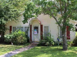118 E Brannon Ave, Geneva, AL 36340