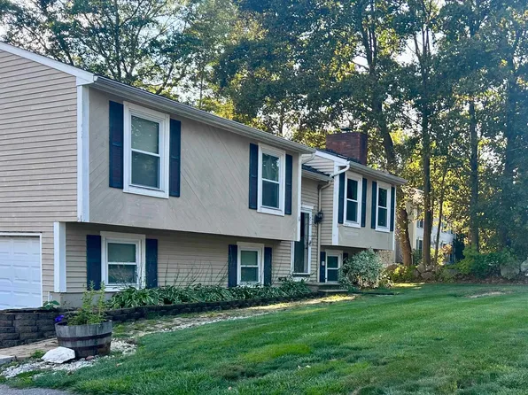 1409 wellington Road, Manchester, NH 03104