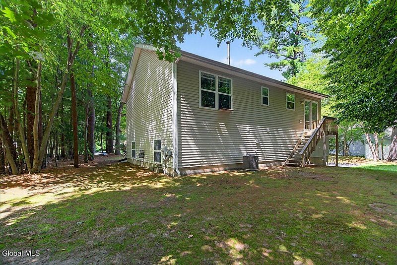4th image of 33 Larkspur Drive