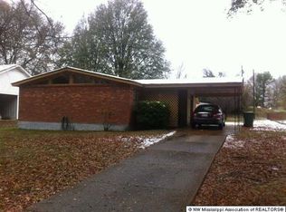 1666 Colonial Hills Dr, Southaven, MS 38671