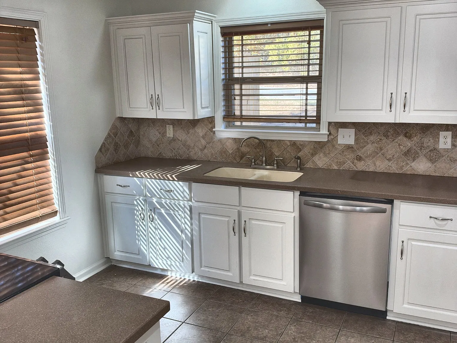 3 bed, 1908 sqft, $1,850 — Photo 4